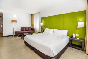Holiday Inn Express Cartagena Bocagrande By Ihg,Cartagena>>Bocagrande,4 star
