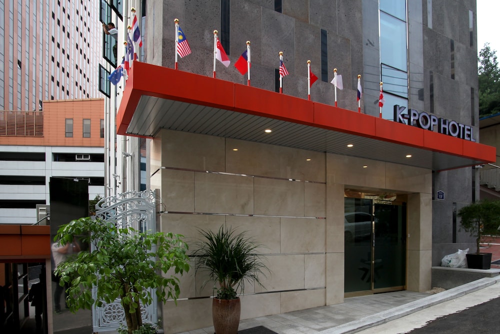 k pop hotel seoul station