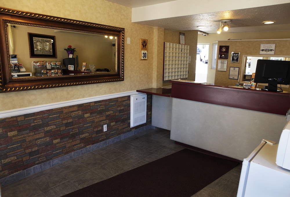 scotts inn and suites