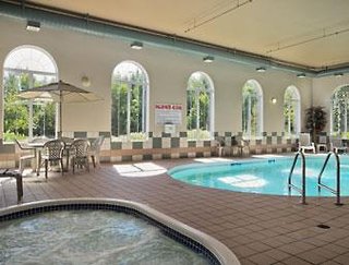 Days Inn & Suites By Wyndham Thunder Bay,Ontario>>Thunder Bay,3 star