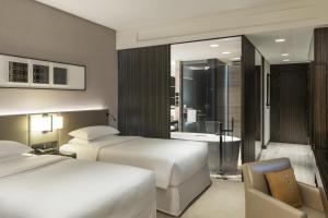Sheraton Grand Hotel, Dubai,Sheikh Zayed Road>>Dubai,5 star