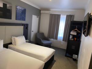 Silkari Urban Cks Sydney Airport Hotel,Gundamaian>>Arncliffe,4 star