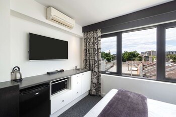 comfort hotel east melbourne