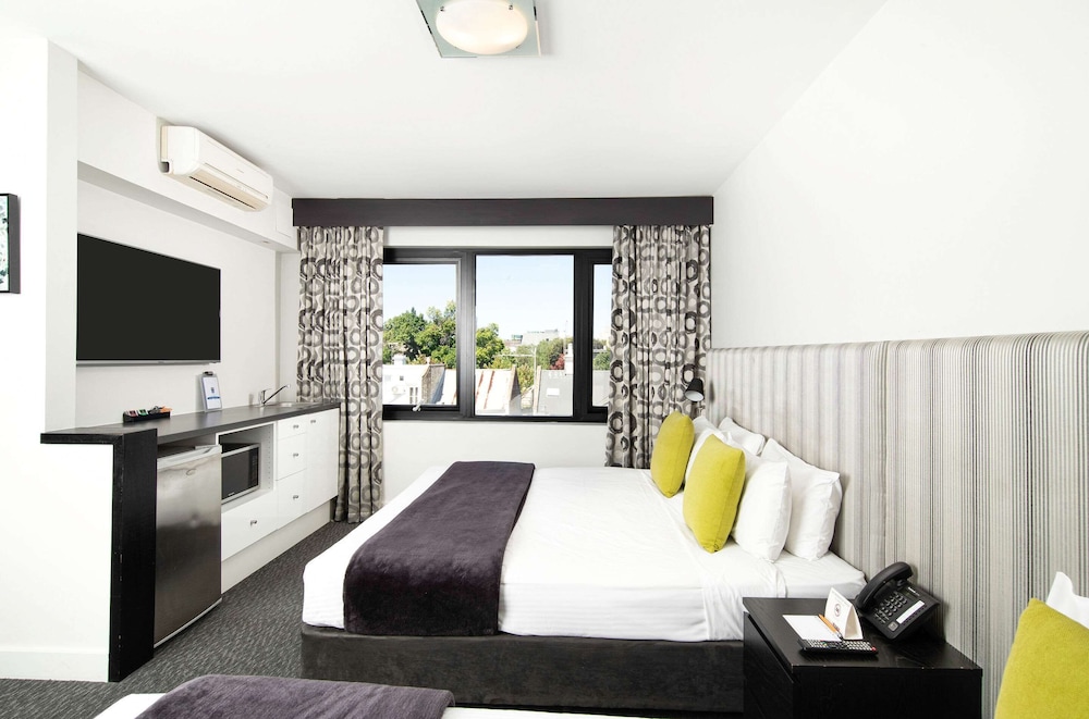 comfort hotel east melbourne