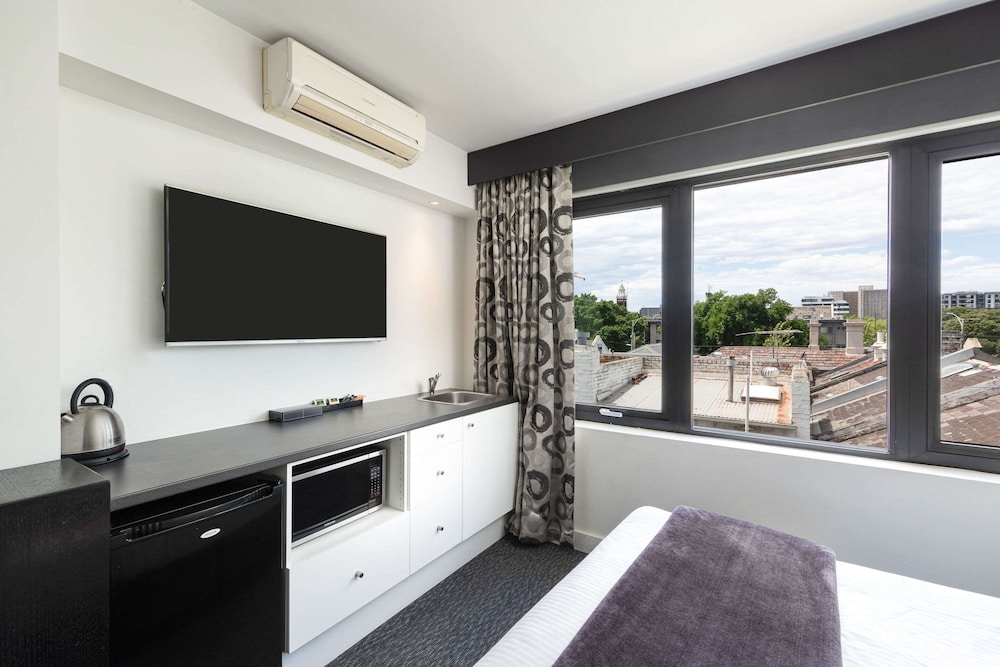 comfort hotel east melbourne