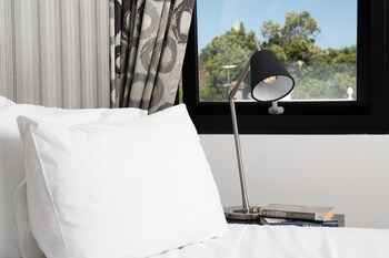 comfort hotel east melbourne