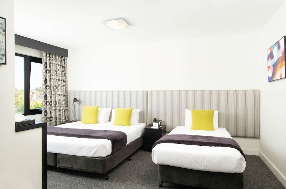 comfort hotel east melbourne