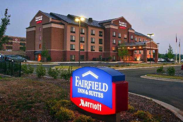 fairfield inn and suites by marriott charlotte matthews