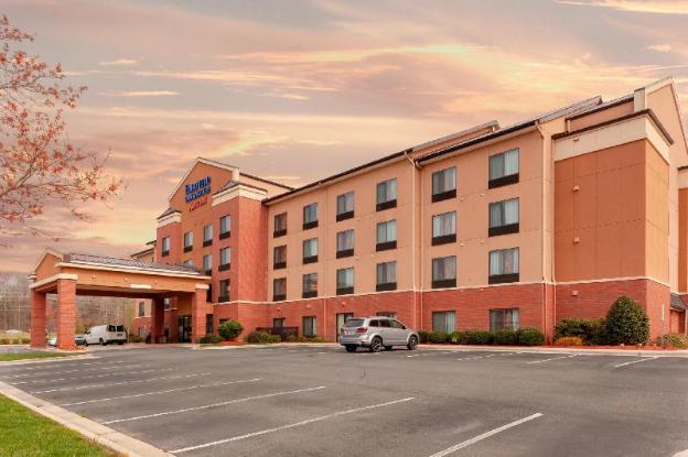 fairfield inn and suites by marriott charlotte matthews
