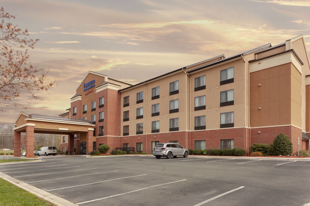 fairfield inn and suites by marriott charlotte matthews