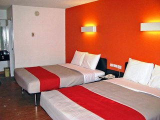 Days Inn By Wyndham Columbus/Worthington,Near Anheuser-Busch Brewery,2 star