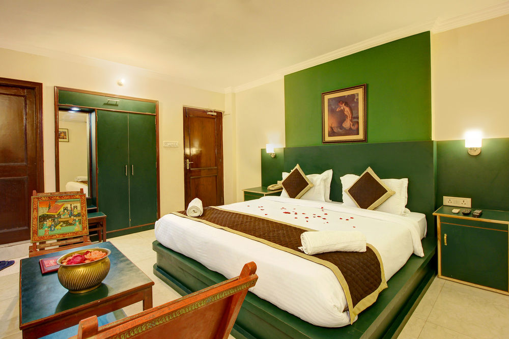 hotel jaisingh palace