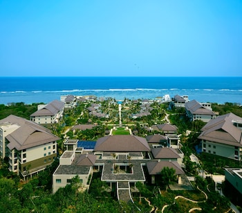 the ritz carlton bali