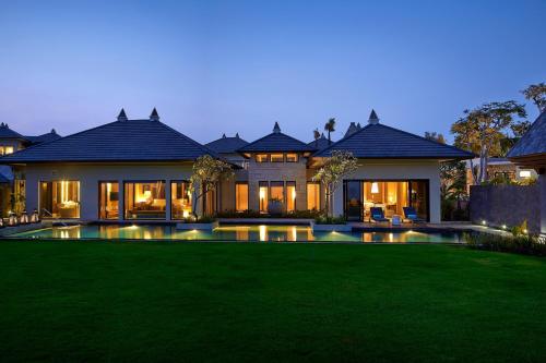 the ritz carlton bali