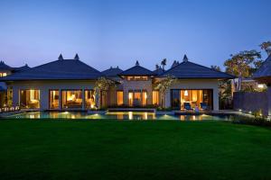 the ritz carlton bali