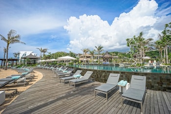 the ritz carlton bali