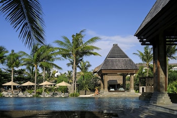 the ritz carlton bali