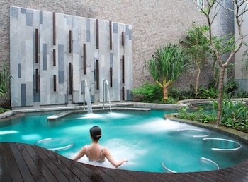 the ritz carlton bali