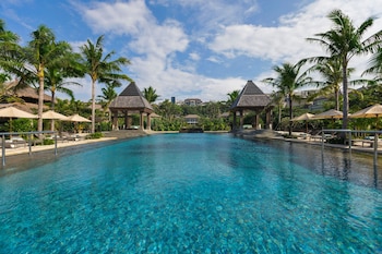 the ritz carlton bali