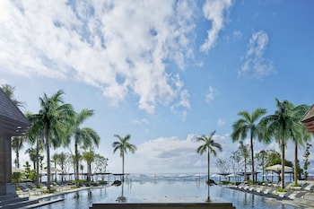 the ritz carlton bali