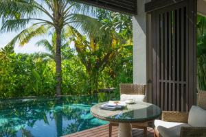 the ritz carlton bali