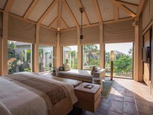 the ritz carlton bali