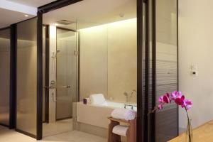 the ritz carlton bali