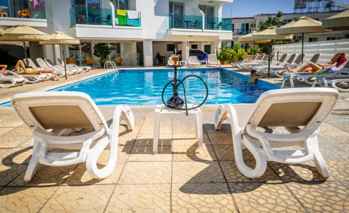 a maos hotel apartments