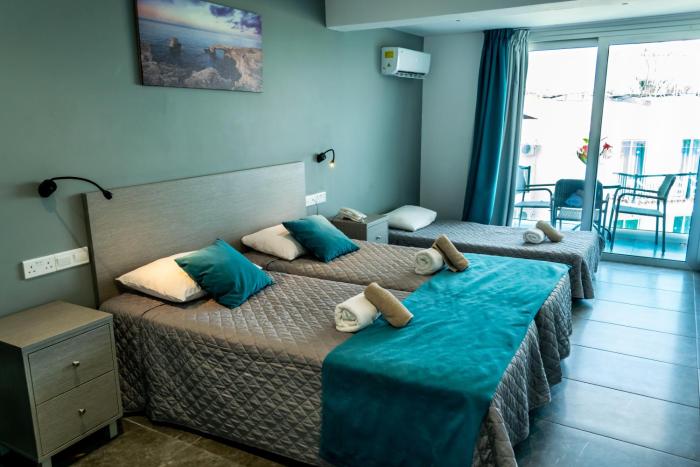a maos hotel apartments