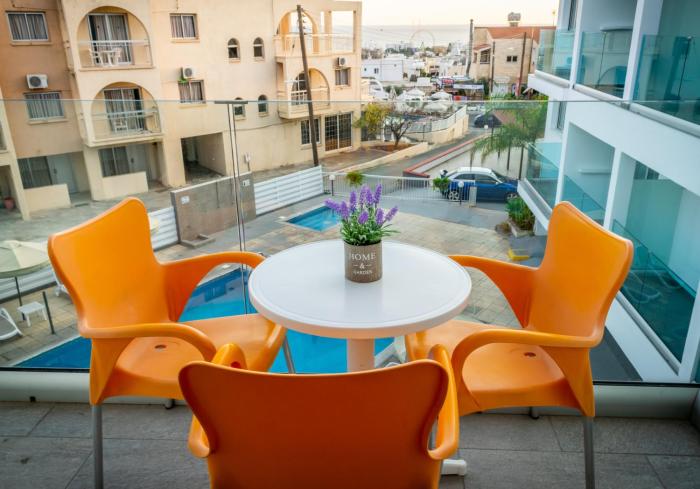 a maos hotel apartments