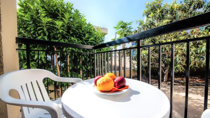 a maos hotel apartments
