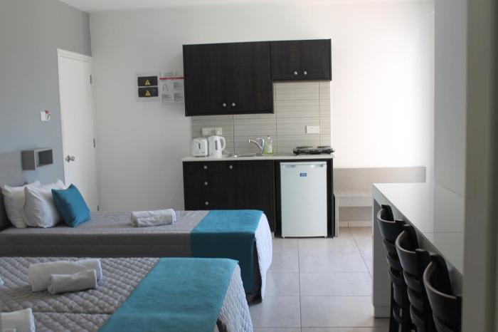 a maos hotel apartments