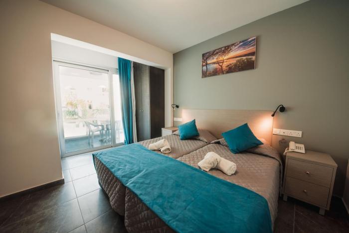 a maos hotel apartments