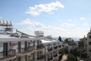 a maos hotel apartments