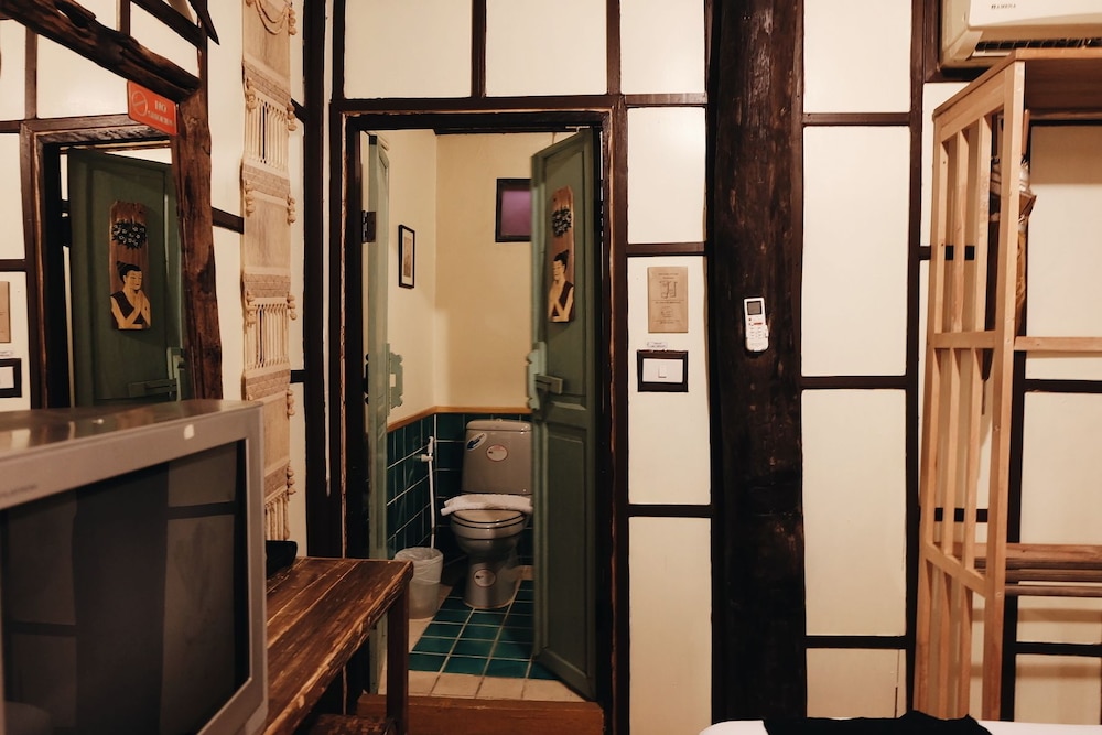 buri gallery house and resort