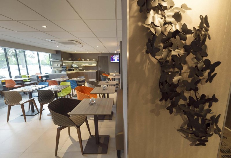 ibis styles saint quentin