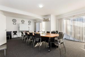perth ascot central apartment hotel
