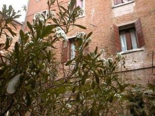 hotel domus cavanis venezia