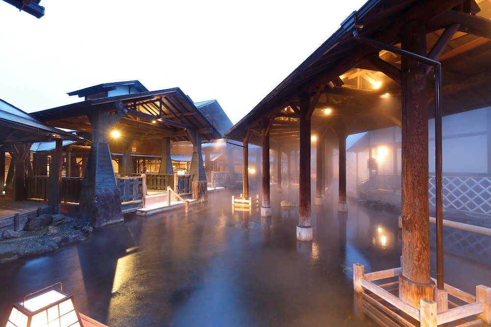 spa resort hawaiians vir port