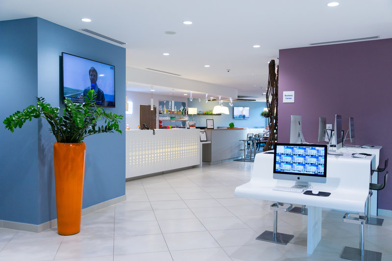 holiday inn express toulon est by ihg