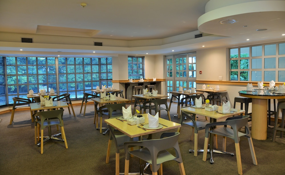 road lodge cape town international airport