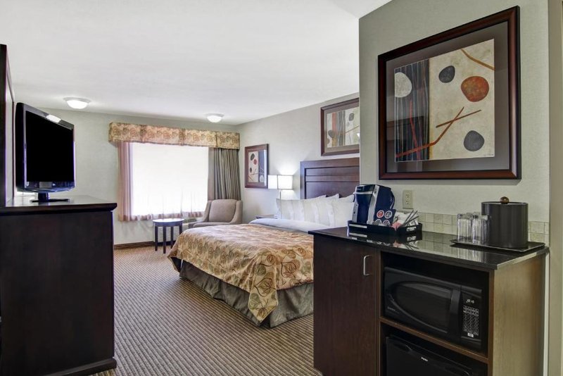 coast weyburn hotel