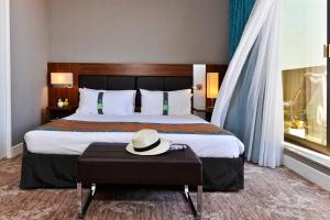 Holiday Inn Nice By Ihg,Nice>>French Riviera,4 star