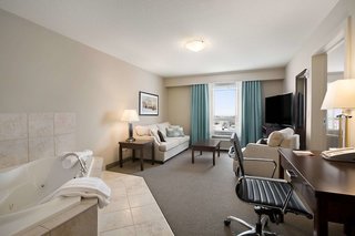 Ramada By Wyndham Emerald Park/Regina East,Emerald Park>>Edenwold,3 star
