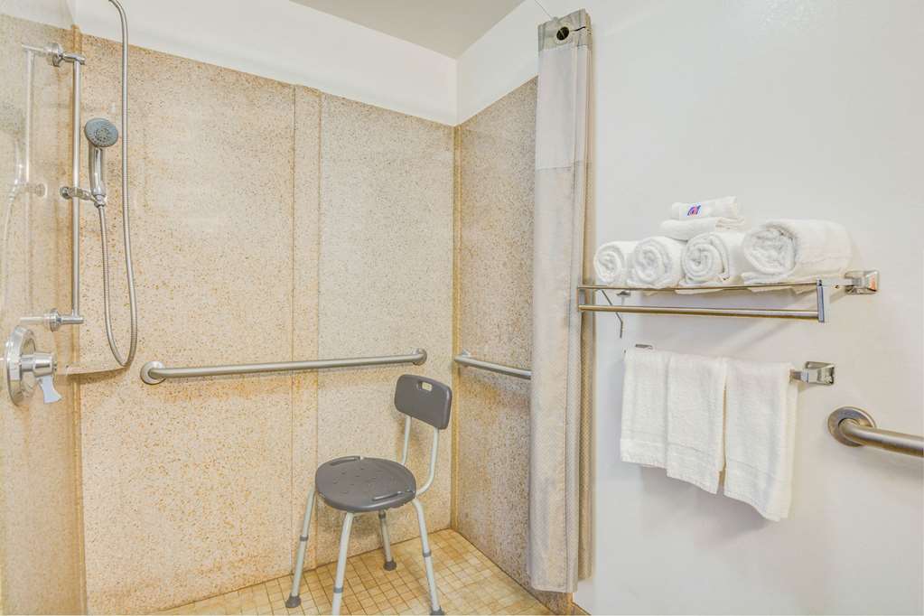 studio 6 opelika al auburn al
