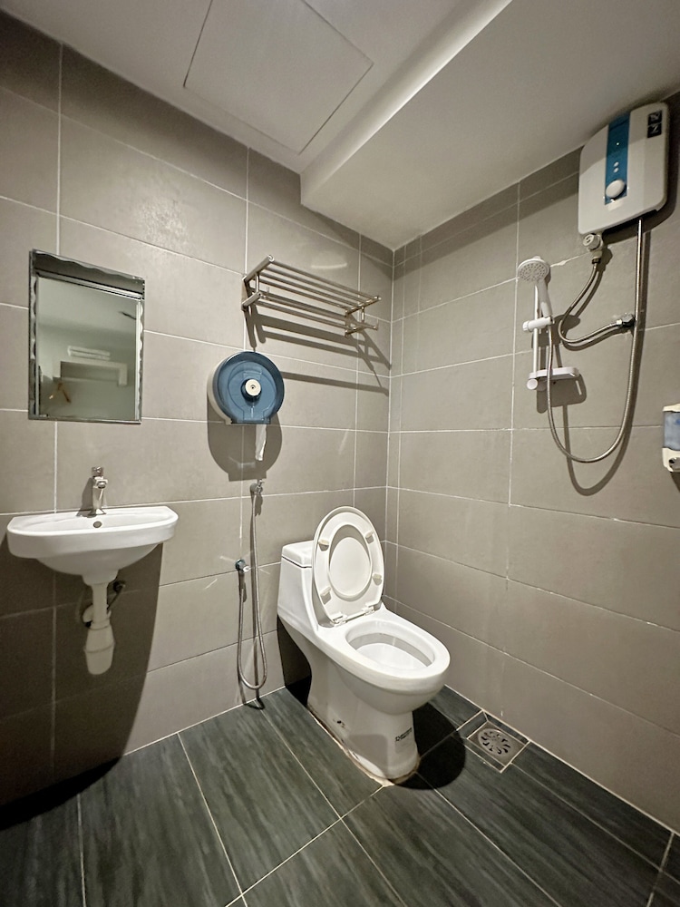 de uptown hotel ss2 pj