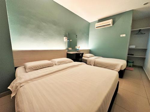 de uptown hotel ss2 pj