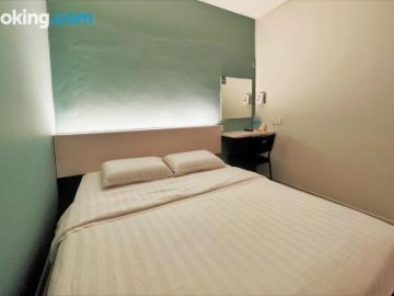 de uptown hotel ss2 pj