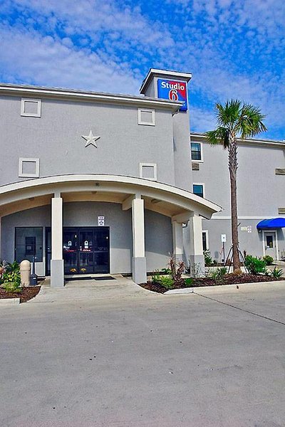 studio 6 beaumont tx