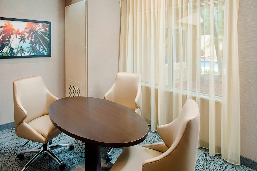 courtyard by marriott west palm beach airport